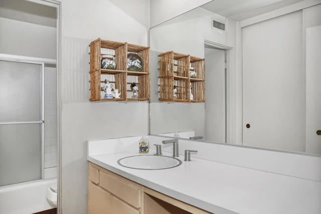 Image 12 of 30 For 78225 Cortez Lane 185