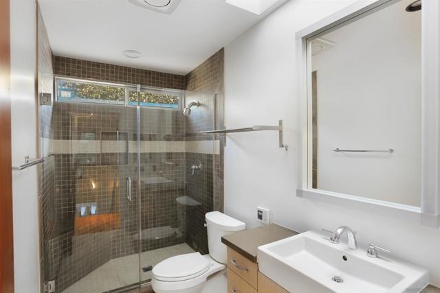 1575 Kettner Blvd, San Diego CA: https://media.crmls.org/mediaz/2a2e0472-4bde-4424-b77f-1c2a51694f2b.jpg