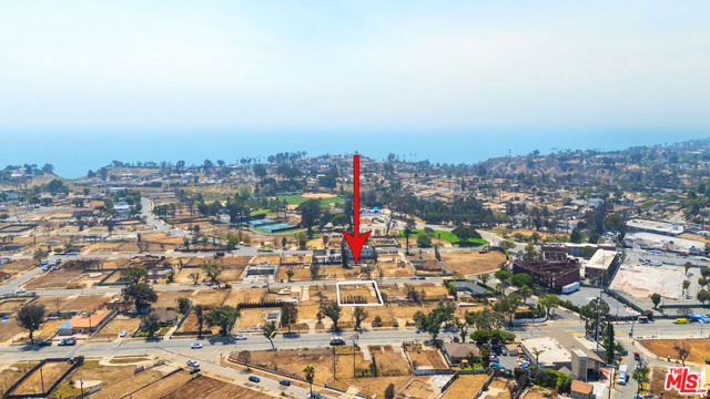 856 Toyopa Drive, Pacific Palisades CA: https://media.crmls.org/mediaz/2a2e1659-6c40-414a-851f-244eea15f38a.jpg