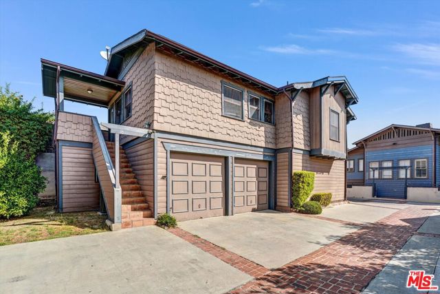 830 E Kensington Road, Los Angeles CA: https://media.crmls.org/mediaz/2a2e6343-5857-4ab9-87ac-1a680866c222.jpg