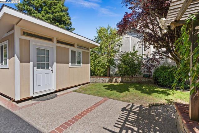 318 Montoya Way, Danville CA: https://media.crmls.org/mediaz/2a2e8e08-86b6-4734-bf11-c5dccabe33c0.jpg