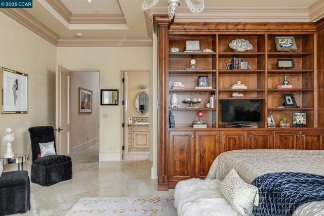 940 Eagle Ridge Dr, Danville CA: https://media.crmls.org/mediaz/2a2eaacd-e36e-4292-9ed4-cb057811f0d7.jpg