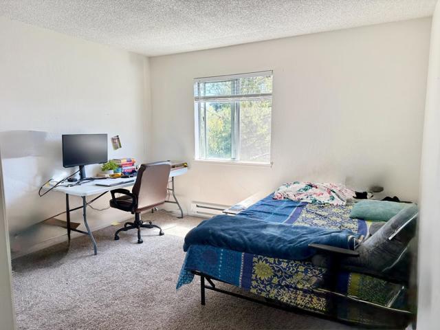 403 Piccadilly Place, San Bruno CA: https://media.crmls.org/mediaz/2a2f9de4-a2db-4e5a-82d4-162a4753334e.jpg