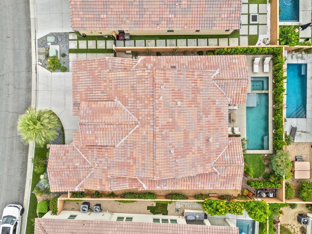 https://media.crmls.org/mediaz/2a314326-87cc-442a-ba45-c1f14dae0683.jpg?preset=X-Large