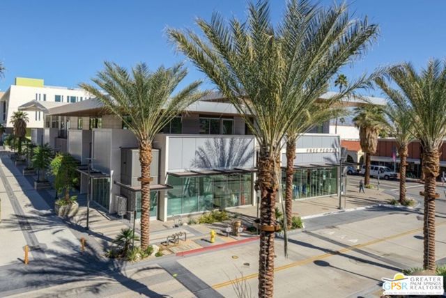 175 N Palm Canyon Drive, Palm Springs CA: https://media.crmls.org/mediaz/2a315e50-0fde-418b-b30b-6f38740e6c58.jpg