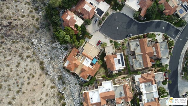 2857 Greco Court, Palm Springs CA: https://media.crmls.org/mediaz/2a31f430-8369-4788-81d6-35d929607129.jpg