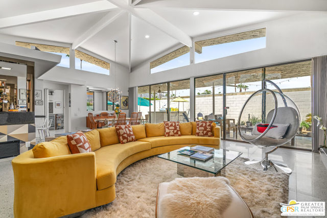 1404 E Sierra Way, Palm Springs CA: https://media.crmls.org/mediaz/2a328e87-2b30-451e-a8f0-45b1d237f3f9.jpg