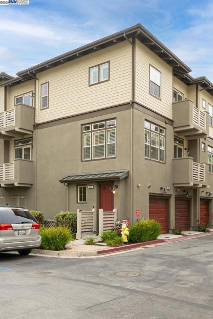 2835 Alvarado Ave, San Mateo CA: https://media.crmls.org/mediaz/2a33b750-6c9a-4981-9261-c8b2d72ad2d3.jpg