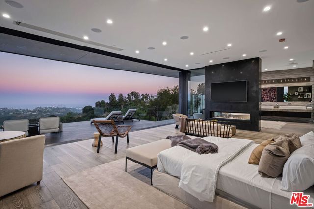 Drew Fenton | 2304 Donella Circle Los Angeles CA | MLS: 7392445