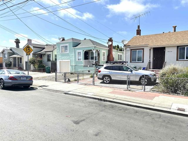 1933 103rd. Ave., Oakland CA: https://media.crmls.org/mediaz/2a33e79e-fe21-4c9d-bdcc-24cdaed4d801.jpg