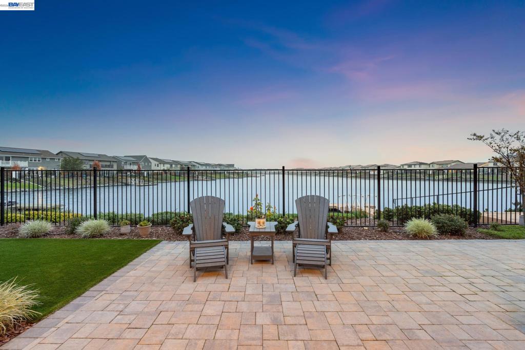 2827 Irish Meadow Way