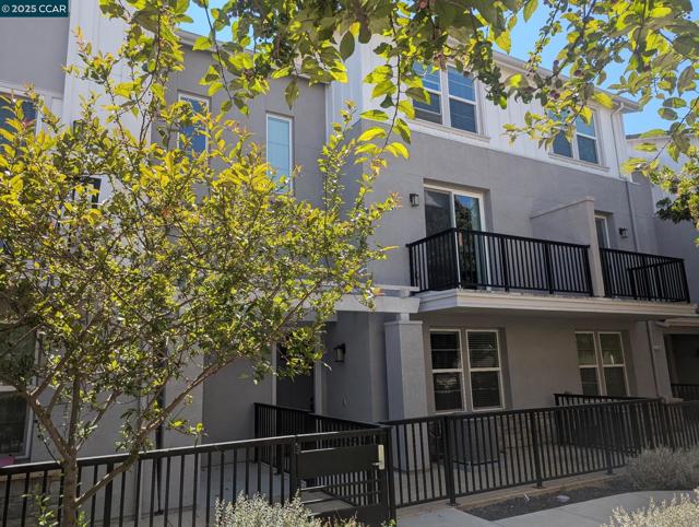 4156 Forest Springs Rd, Dublin CA: https://media.crmls.org/mediaz/2a34c6a4-8981-44bb-8a50-391cb8dcd769.jpg