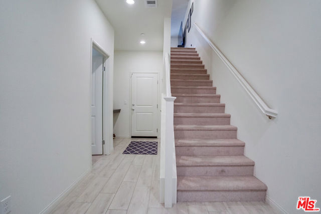 20619 Oakglen Lane, Winnetka CA: https://media.crmls.org/mediaz/2a35530f-a5c0-4f51-b89b-7a9061ee8fd3.jpg