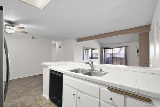 9140 Gramercy Dr, San Diego CA: https://media.crmls.org/mediaz/2a365b27-b15f-4267-9530-0d3a4089a987.jpg