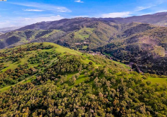 3300 Bragdon Way, Clayton CA: https://media.crmls.org/mediaz/2a371c1e-0605-4ff3-ac8b-44edf187089a.jpg