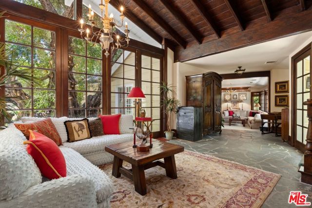 4535 Vanalden Avenue, Tarzana CA: https://media.crmls.org/mediaz/2a3883a3-bb05-4e6b-af51-d08339292c4c.jpg