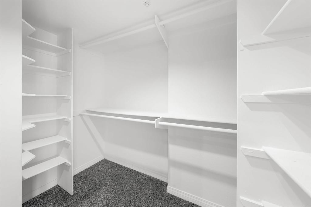 https://media.crmls.org/mediaz/2a38a708-e11a-4f65-b42d-5159af8fac8a.jpg?preset=X-Large