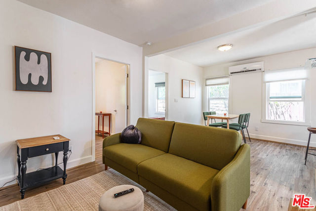 4307 Burns Avenue, Los Angeles CA: https://media.crmls.org/mediaz/2a3906f1-8393-4606-ac89-53bc00477526.jpg