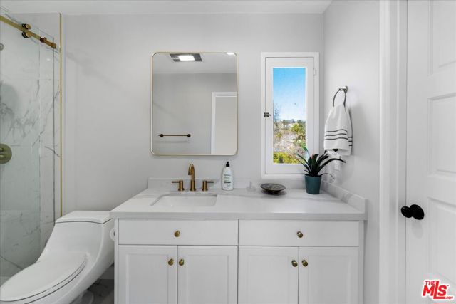 314 S Glenroy Avenue, Los Angeles CA: https://media.crmls.org/mediaz/2a393291-8e41-4c5c-be0b-a615a531ed2a.jpg