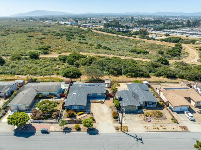 3202 TALLMON Street, Marina CA: https://media.crmls.org/mediaz/2a398316-ff7e-4c34-a87d-7dc9282f4c83.jpg