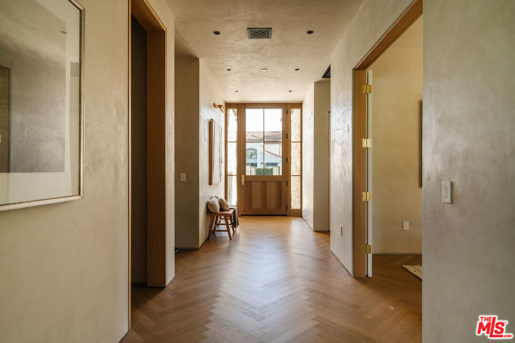 4601 Greenbush AveSherman Oaks img 2