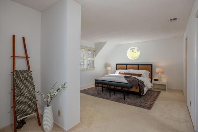 21 Pinehurst Lane, Half Moon Bay CA: https://media.crmls.org/mediaz/2a3a00d9-35c4-40c2-9ef2-c337e5713a1a.jpg