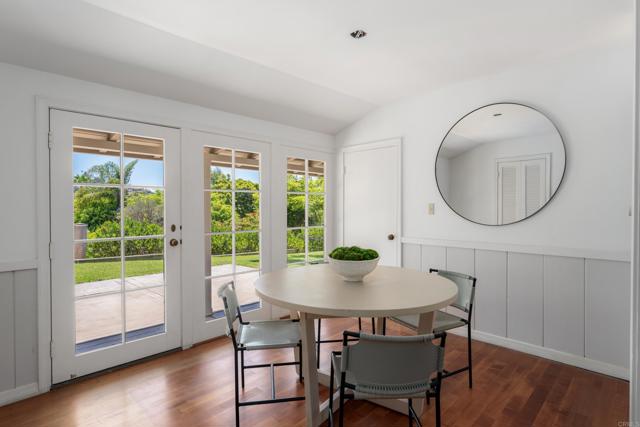 Detail Gallery Image 12 of 30 For 1381 W Muirlands Dr, La Jolla,  CA 92037 - 3 Beds | 3 Baths