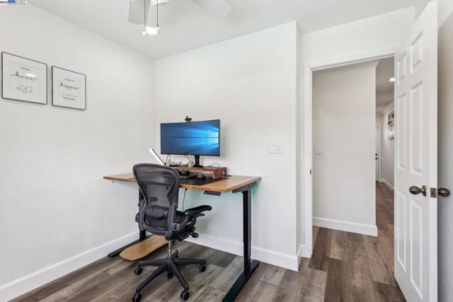 515 Zircon Way, Livermore CA: https://media.crmls.org/mediaz/2a3a77b8-189a-4299-a30a-fd488ba28643.jpg