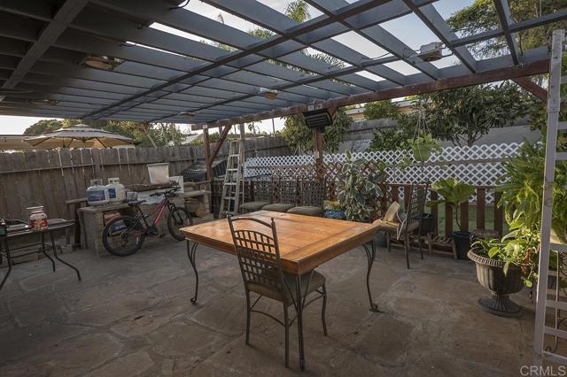 Detail Gallery Image 13 of 15 For 4832 Tacayme Dr, Oceanside,  CA 92057 - 3 Beds | 2 Baths