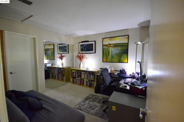 2915 N Texas St, Fairfield CA: https://media.crmls.org/mediaz/2a3af10f-1a22-4d7d-9cc8-93c060b59f5e.jpg