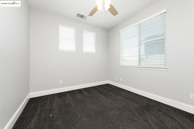 1604 Coventry Dr, Oakley CA: https://media.crmls.org/mediaz/2a3b2e64-a108-4bd7-8f3c-2ccf61c414fd.jpg