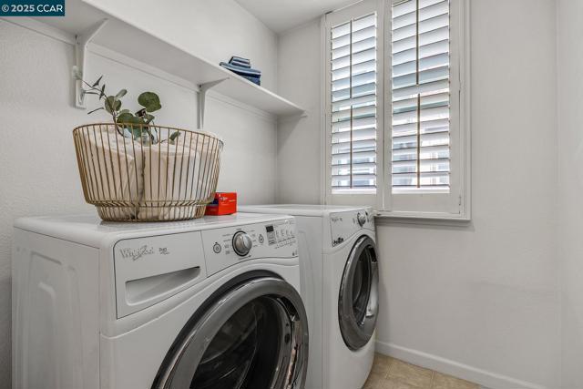 6939 Mariposa Cir, Dublin CA: https://media.crmls.org/mediaz/2a3bcb15-1eb0-48df-a667-3e47e51ea6c8.jpg