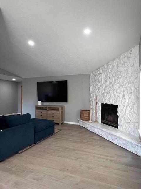 8613 Elk Way, Elk Grove CA: https://media.crmls.org/mediaz/2a3c48cb-7e0e-43ee-9680-f82cef6f555e.jpg