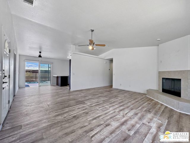 16653 Bubbling Wells Road, Desert Hot Springs CA: https://media.crmls.org/mediaz/2a3c6dc5-29e7-4d2d-bba3-1ffa5a30fb4c.jpg