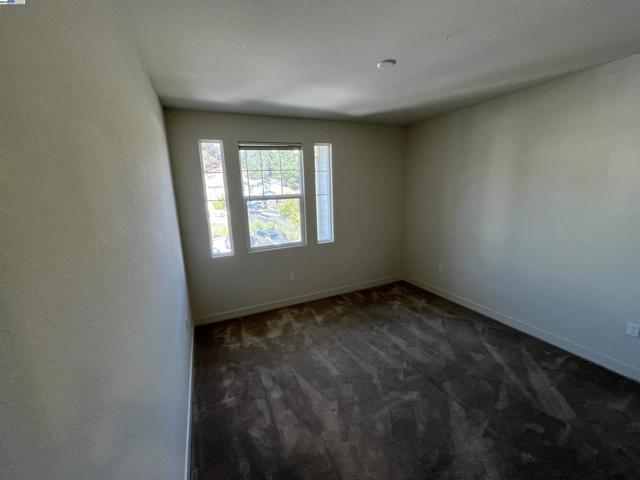 17659 Whisper Ln, Castro Valley CA: https://media.crmls.org/mediaz/2a3c73e0-8d18-499f-b876-c057c62d278c.jpg