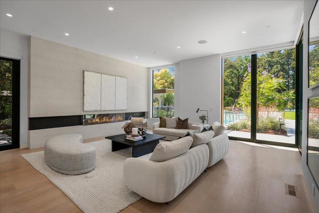 88 Tuscaloosa Avenue, Atherton CA: https://media.crmls.org/mediaz/2a3cf71b-f8f1-4913-b703-bb51b3d236bc.jpg