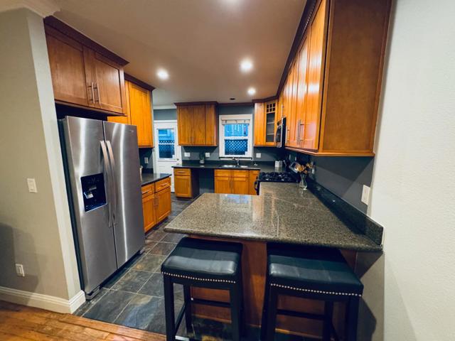 10181020 Bancroft Way, Berkeley CA: https://media.crmls.org/mediaz/2a3d13b7-0bba-4a60-a8cd-8e105d4e1fc8.jpg