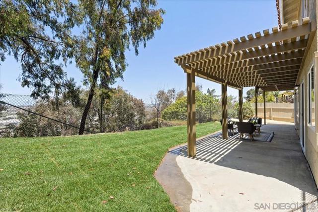 2845 Cottingham St, Oceanside CA: https://media.crmls.org/mediaz/2a3dcf0b-4d9f-4f6b-8c5b-a8aa62f14213.jpg