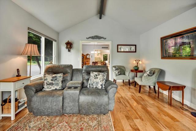 4214 Gull Cove Way, Capitola CA: https://media.crmls.org/mediaz/2a3de0f4-75c2-4f26-bd6e-1a6d15decf08.jpg