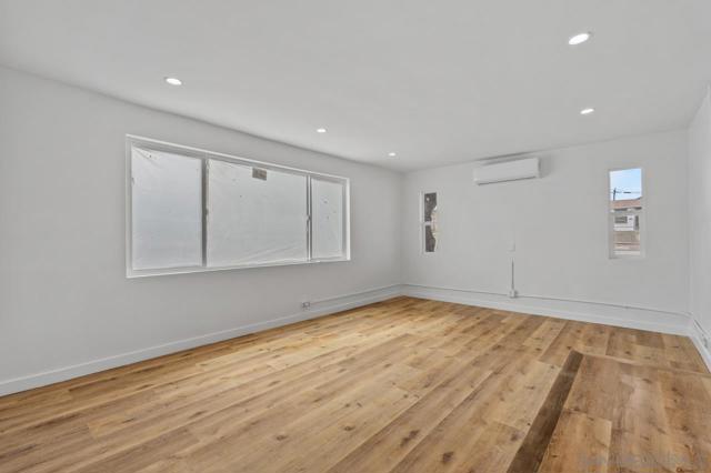 1195 Georgia A-C, Imperial Beach CA: https://media.crmls.org/mediaz/2a3e603a-fe93-4e80-8732-f3581413ee81.jpg