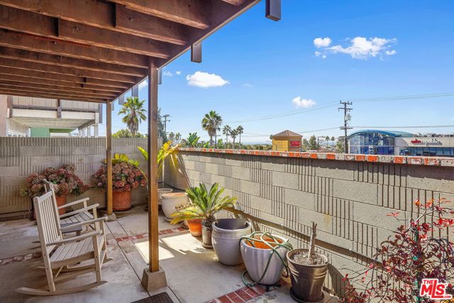 1623 Raymond Avenue, Hermosa Beach, California 90254, 3 Bedrooms Bedrooms, ,2 BathroomsBathrooms,Residential,Sold,Raymond,21795530