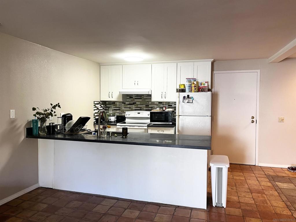 8332 Regents Rd - photo 7