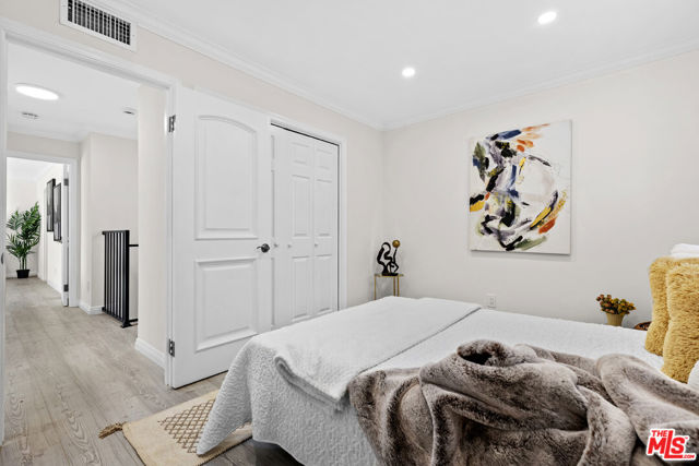 8557 Norwich Avenue, North Hills CA: https://media.crmls.org/mediaz/2a3fcab9-9383-4bce-aeb7-7323a391a33e.jpg