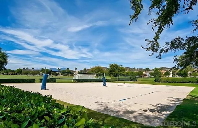 6 Reston Way, Ladera Ranch CA: https://media.crmls.org/mediaz/2a4047ee-d1b0-4666-a2a4-06f85b16ff35.jpg