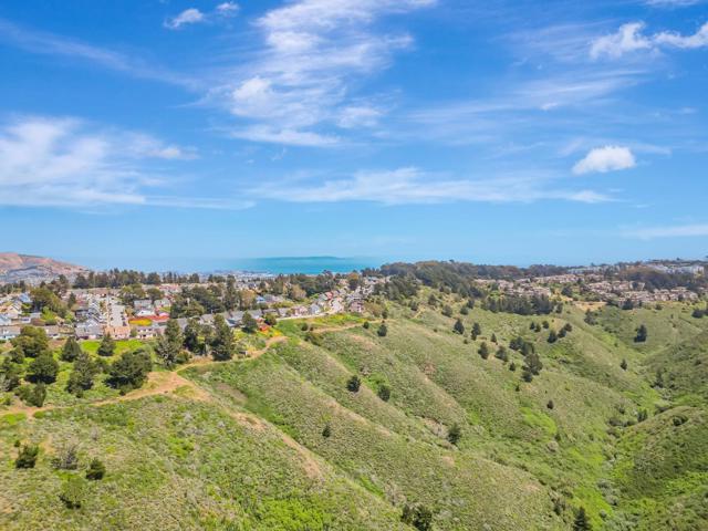 720 Lockhaven Drive, Pacifica CA: https://media.crmls.org/mediaz/2a40528b-9500-43a4-b9f4-023a16e83687.jpg