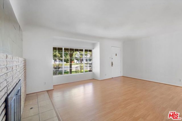 4210 Alcove Avenue, Studio City CA: https://media.crmls.org/mediaz/2a411e84-cad6-41a5-861d-31ae554202e6.jpg