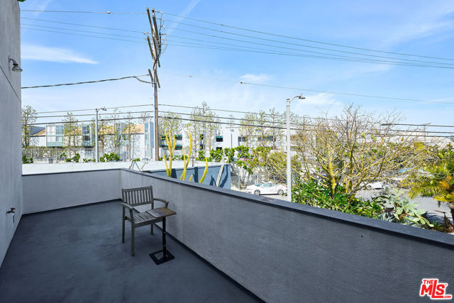 122 Mildred Avenue, Venice CA: https://media.crmls.org/mediaz/2a419d54-9546-4f58-931c-13d1eb8295fe.jpg