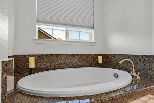 134 N Menlo Park Street, Mountain House CA: https://media.crmls.org/mediaz/2a41a495-8060-4421-a080-0c77dbe912ca.jpg