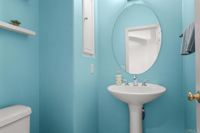 Detail Gallery Image 17 of 44 For 1959 Oxford Ct, Vista,  CA 92081 - 3 Beds | 2/1 Baths