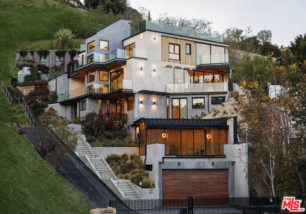 3755 Camino De La CumbreSherman Oaks img 14